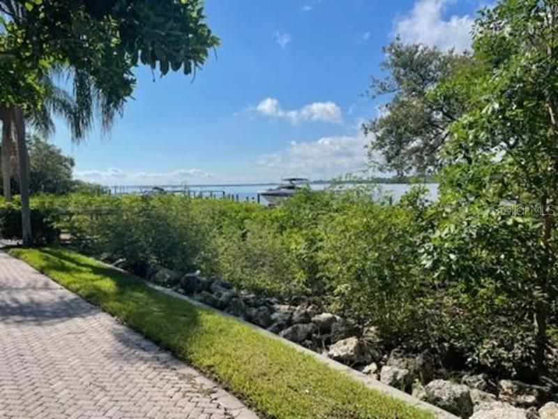 出租: $2,250 (2 贝兹, 2 浴室, 1309 平方英尺)