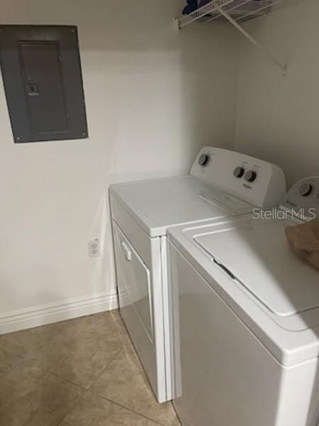 出租: $2,250 (2 贝兹, 2 浴室, 1309 平方英尺)