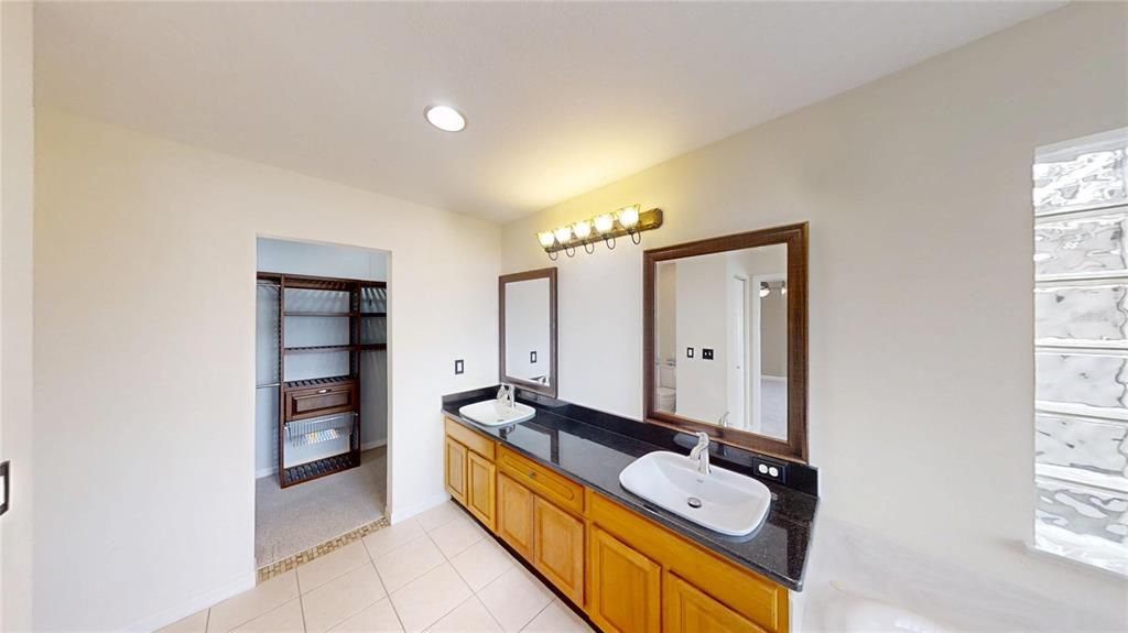 For Rent: $1,950 (2 beds, 2 baths, 1757 Square Feet)