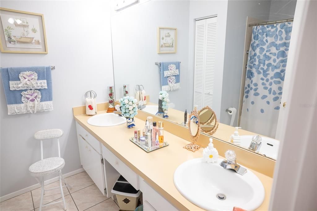 待售: $379,500 (2 贝兹, 2 浴室, 1440 平方英尺)