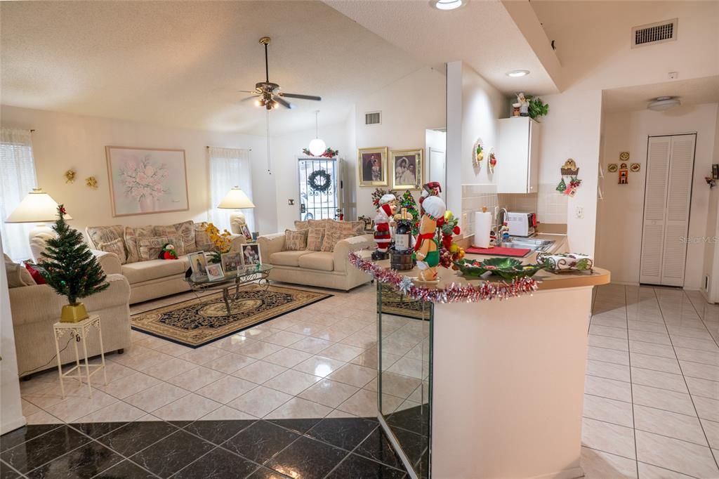 待售: $379,500 (2 贝兹, 2 浴室, 1440 平方英尺)