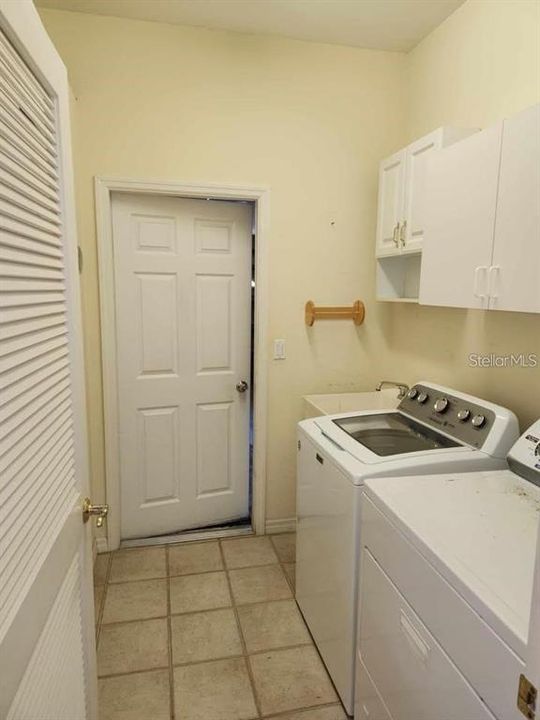 For Rent: $3,900 (3 beds, 2 baths, 2158 Square Feet)