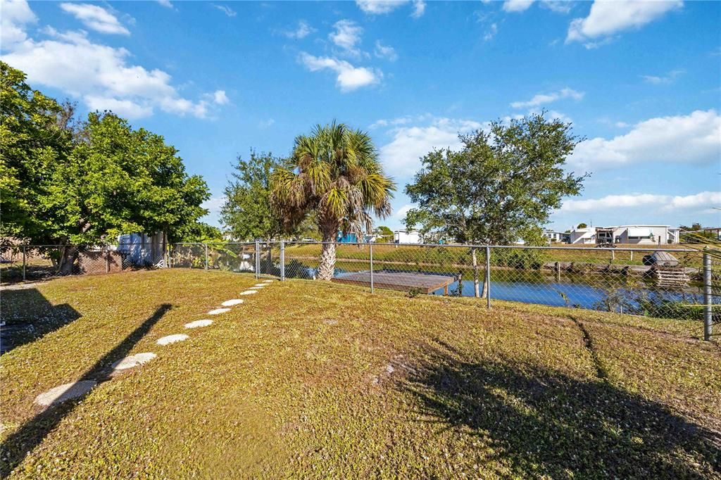 待售: $145,000 (2 贝兹, 1 浴室, 828 平方英尺)