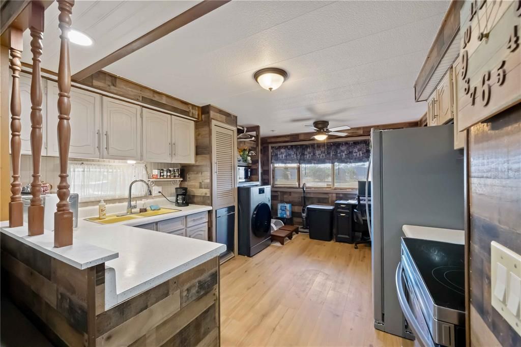 待售: $145,000 (2 贝兹, 1 浴室, 828 平方英尺)