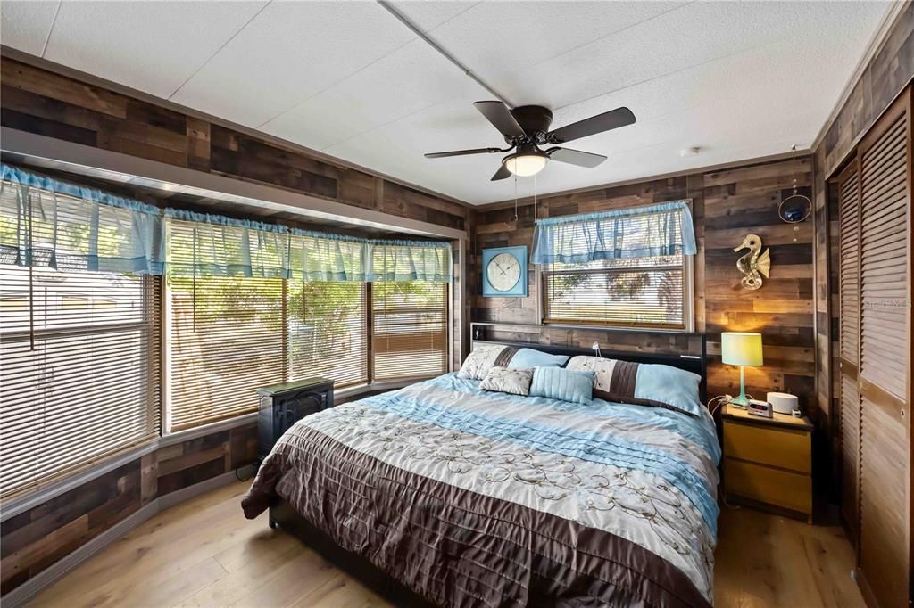 待售: $145,000 (2 贝兹, 1 浴室, 828 平方英尺)