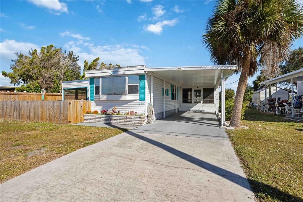 待售: $145,000 (2 贝兹, 1 浴室, 828 平方英尺)