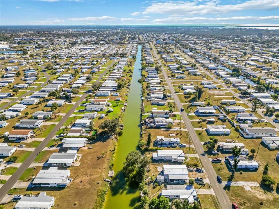 待售: $145,000 (2 贝兹, 1 浴室, 828 平方英尺)