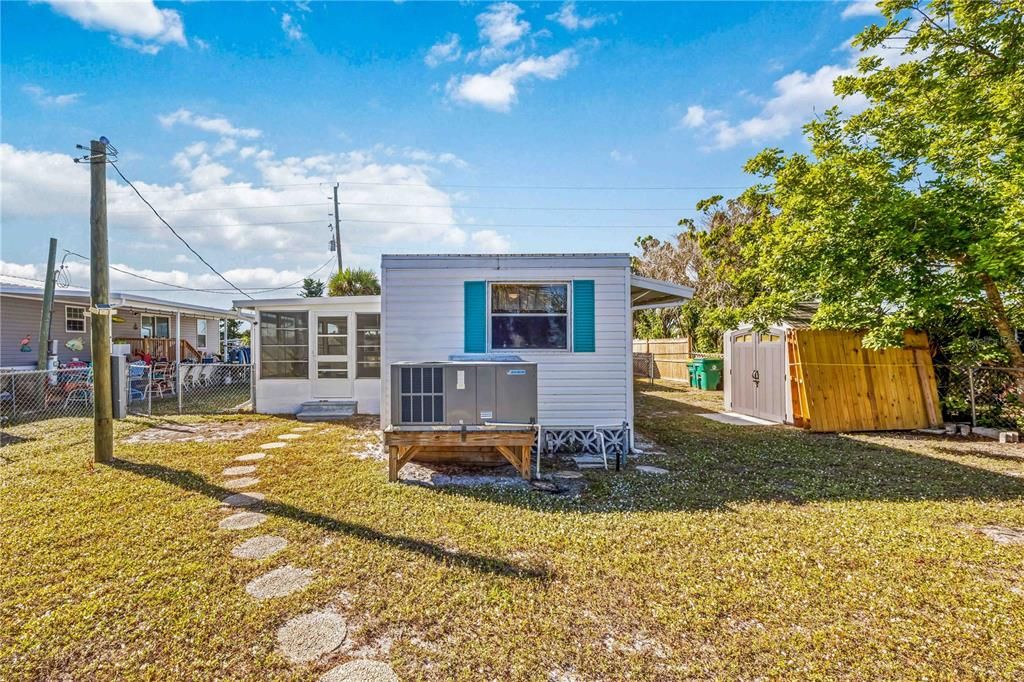 待售: $145,000 (2 贝兹, 1 浴室, 828 平方英尺)