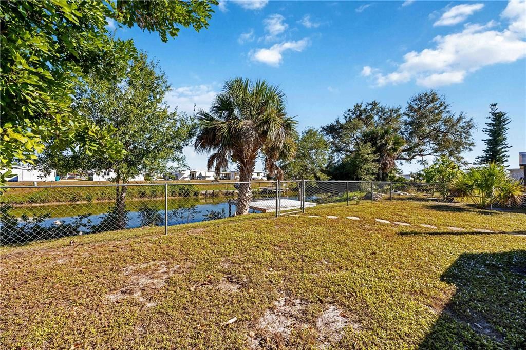 待售: $145,000 (2 贝兹, 1 浴室, 828 平方英尺)