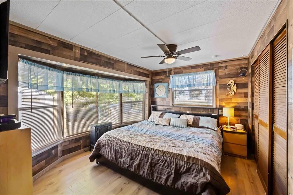 待售: $145,000 (2 贝兹, 1 浴室, 828 平方英尺)