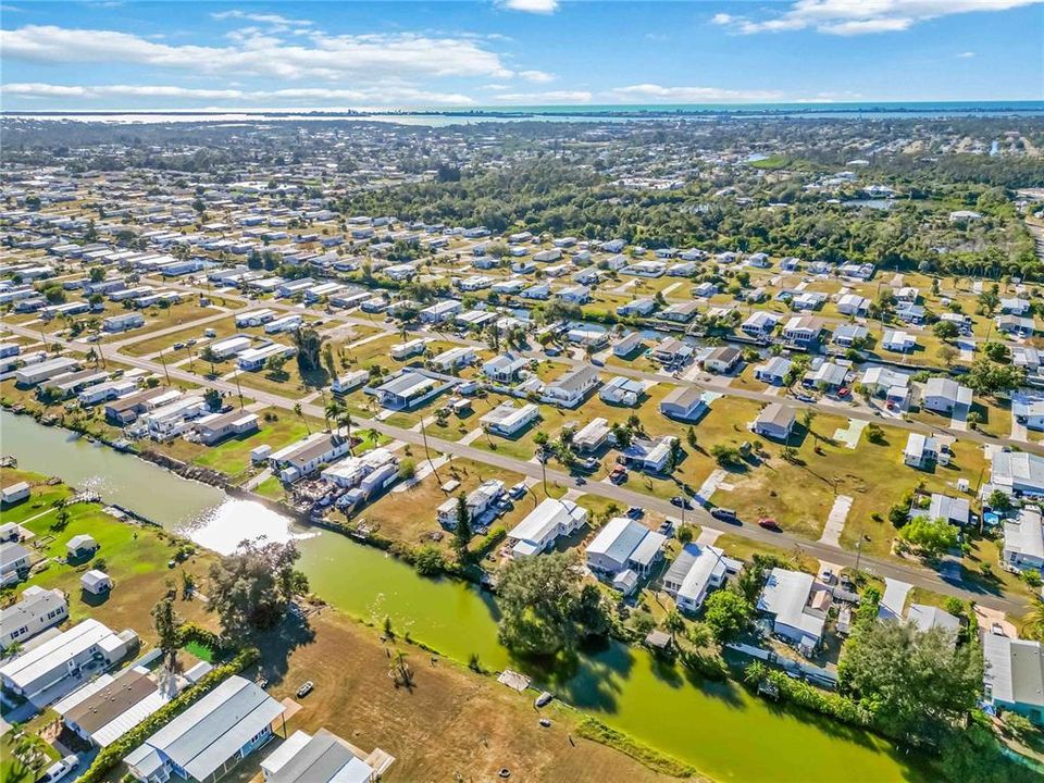 待售: $145,000 (2 贝兹, 1 浴室, 828 平方英尺)