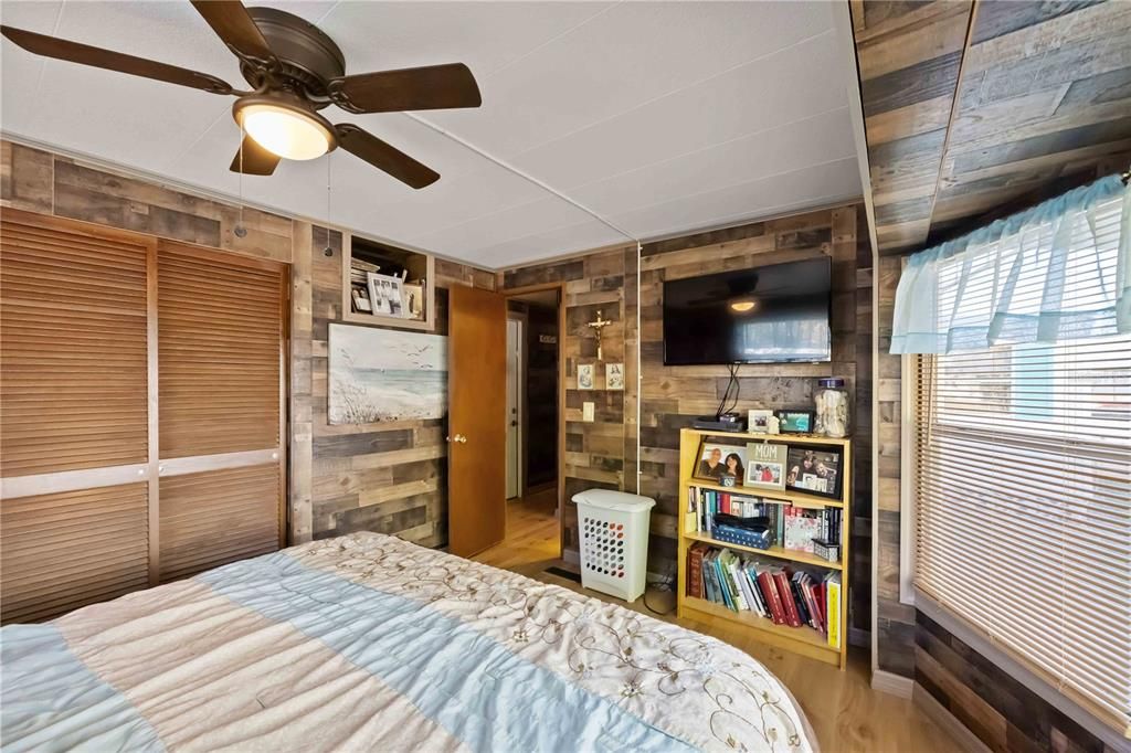 待售: $145,000 (2 贝兹, 1 浴室, 828 平方英尺)