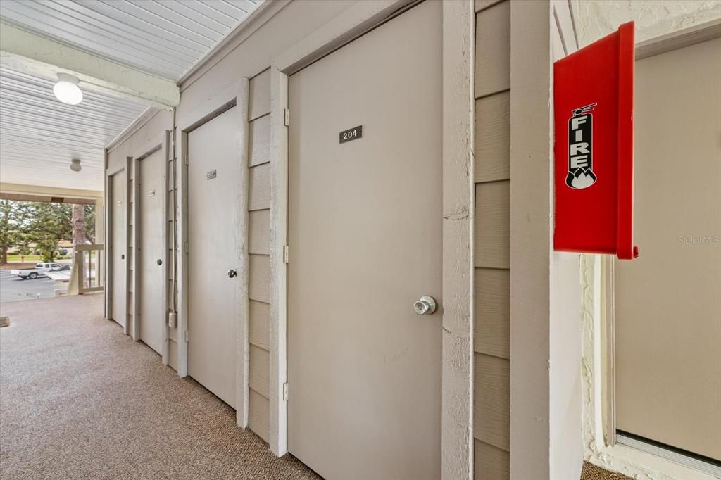 待售: $199,000 (2 贝兹, 2 浴室, 888 平方英尺)