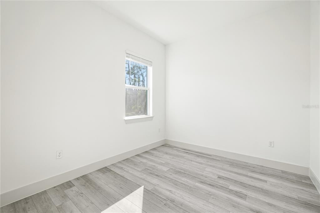 На продажу: $349,900 (4 спален, 2 ванн, 1695 Квадратных фут)