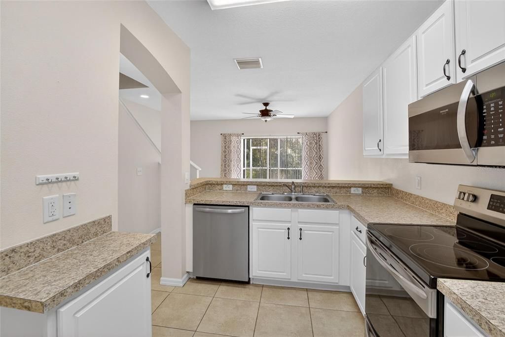 For Sale: $240,000 (2 beds, 2 baths, 1383 Square Feet)