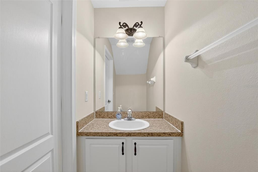 For Sale: $240,000 (2 beds, 2 baths, 1383 Square Feet)