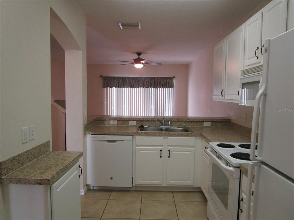 En Venta: $240,000 (2 camas, 2 baños, 1383 Pies cuadrados)