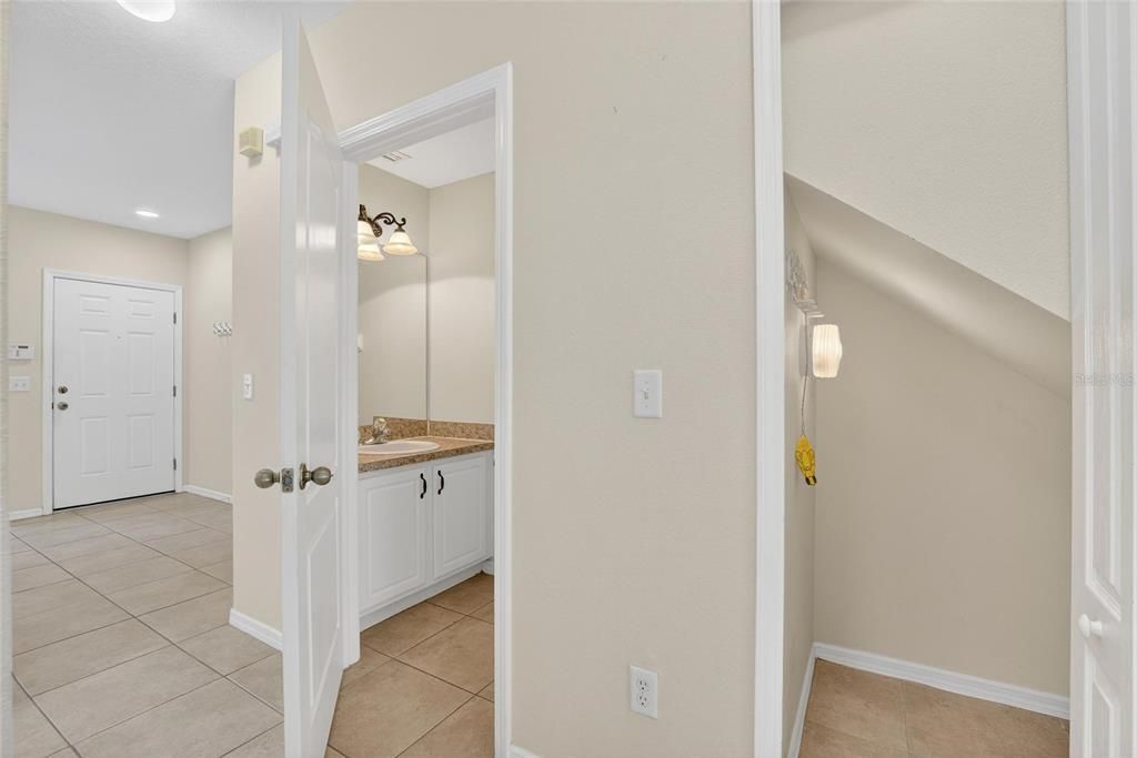 For Sale: $240,000 (2 beds, 2 baths, 1383 Square Feet)