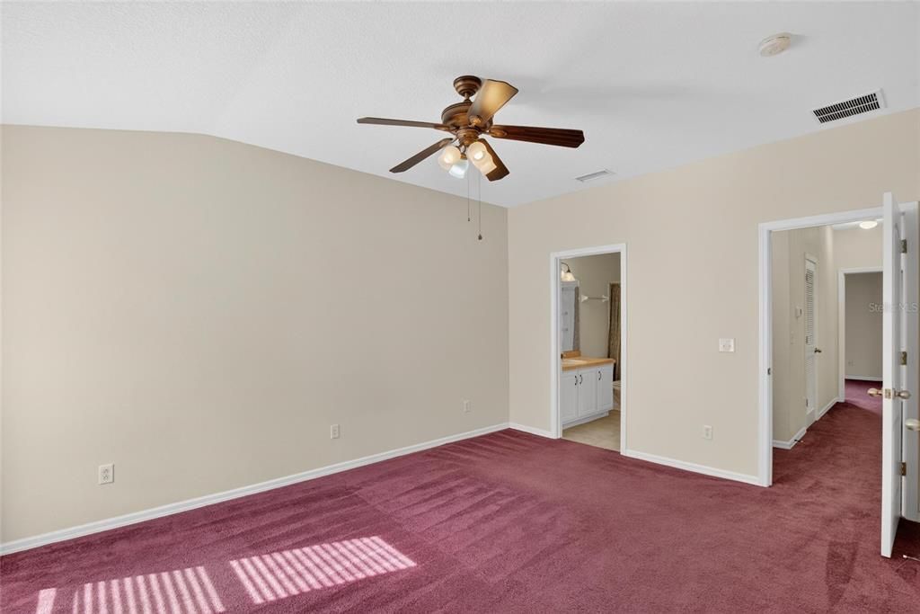 For Sale: $240,000 (2 beds, 2 baths, 1383 Square Feet)