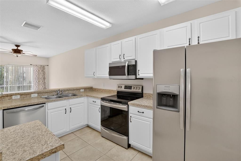 For Sale: $240,000 (2 beds, 2 baths, 1383 Square Feet)