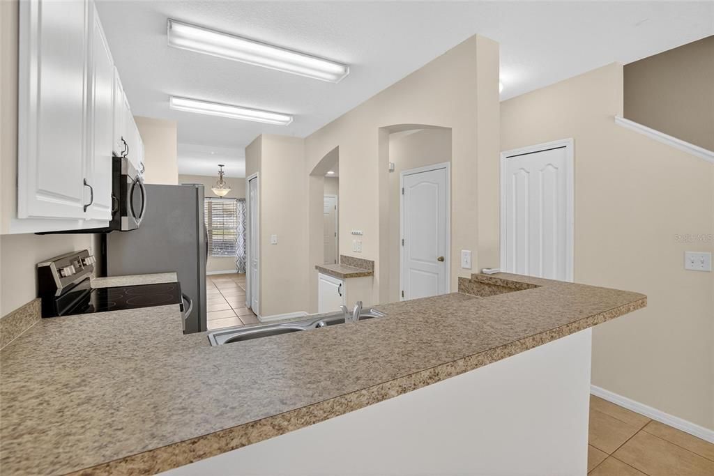 For Sale: $240,000 (2 beds, 2 baths, 1383 Square Feet)