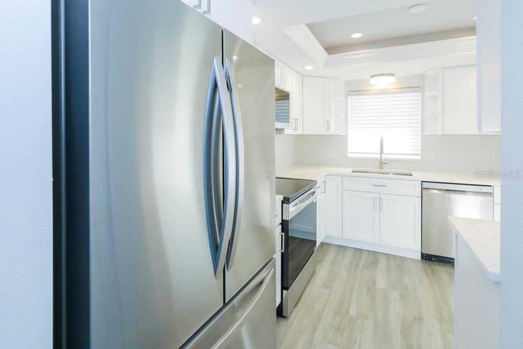 For Sale: $450,000 (2 beds, 2 baths, 1014 Square Feet)