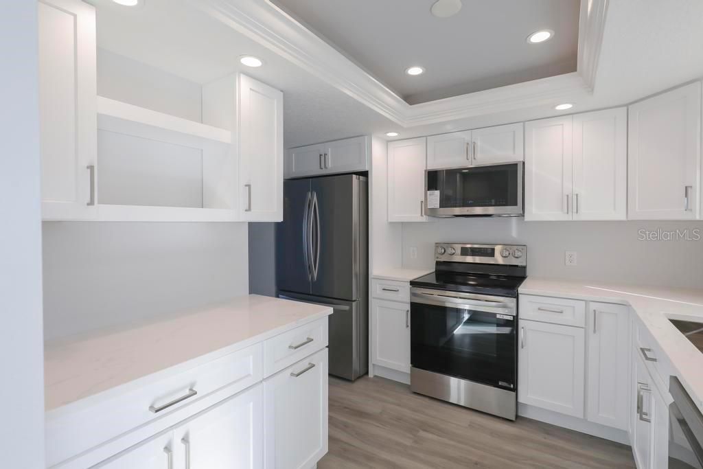 For Sale: $450,000 (2 beds, 2 baths, 1014 Square Feet)