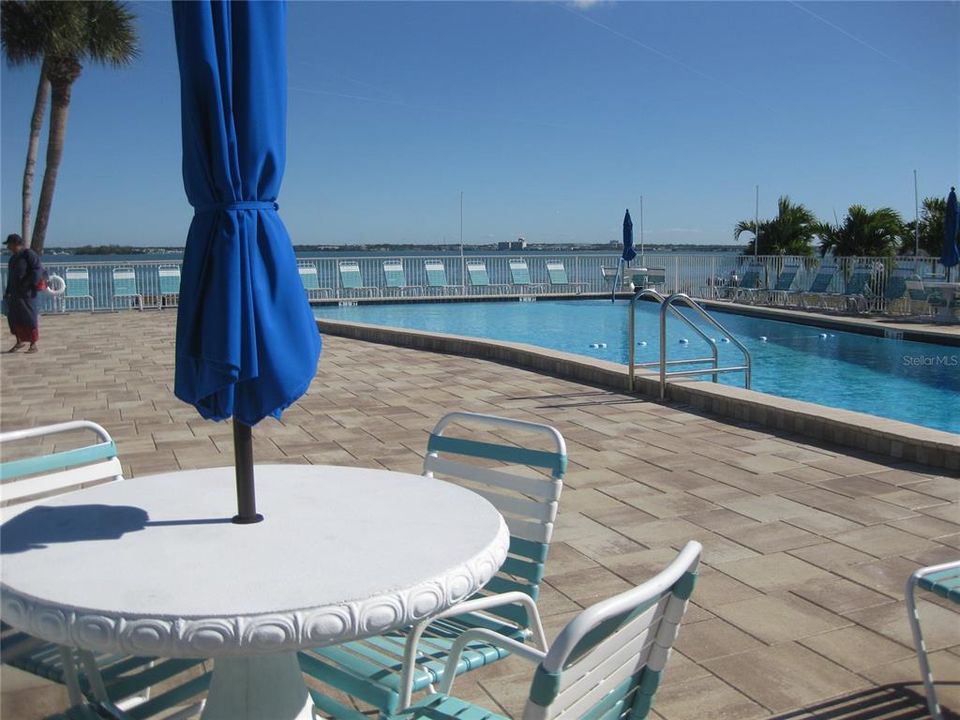 待售: $450,000 (2 贝兹, 2 浴室, 1014 平方英尺)