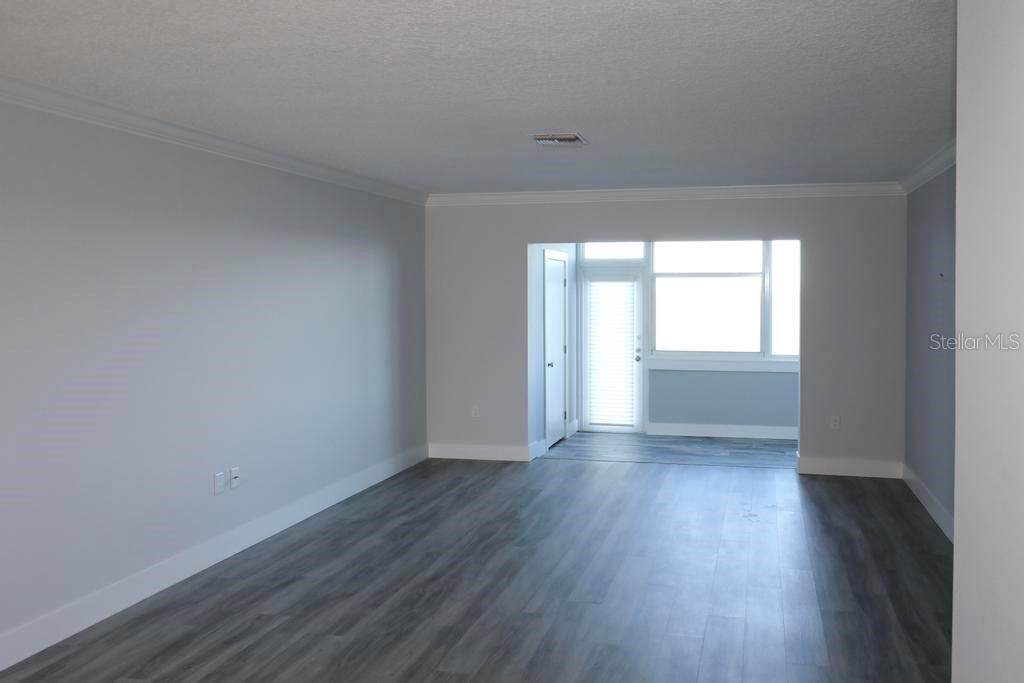 For Sale: $450,000 (2 beds, 2 baths, 1014 Square Feet)