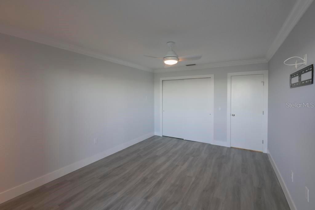 For Sale: $450,000 (2 beds, 2 baths, 1014 Square Feet)