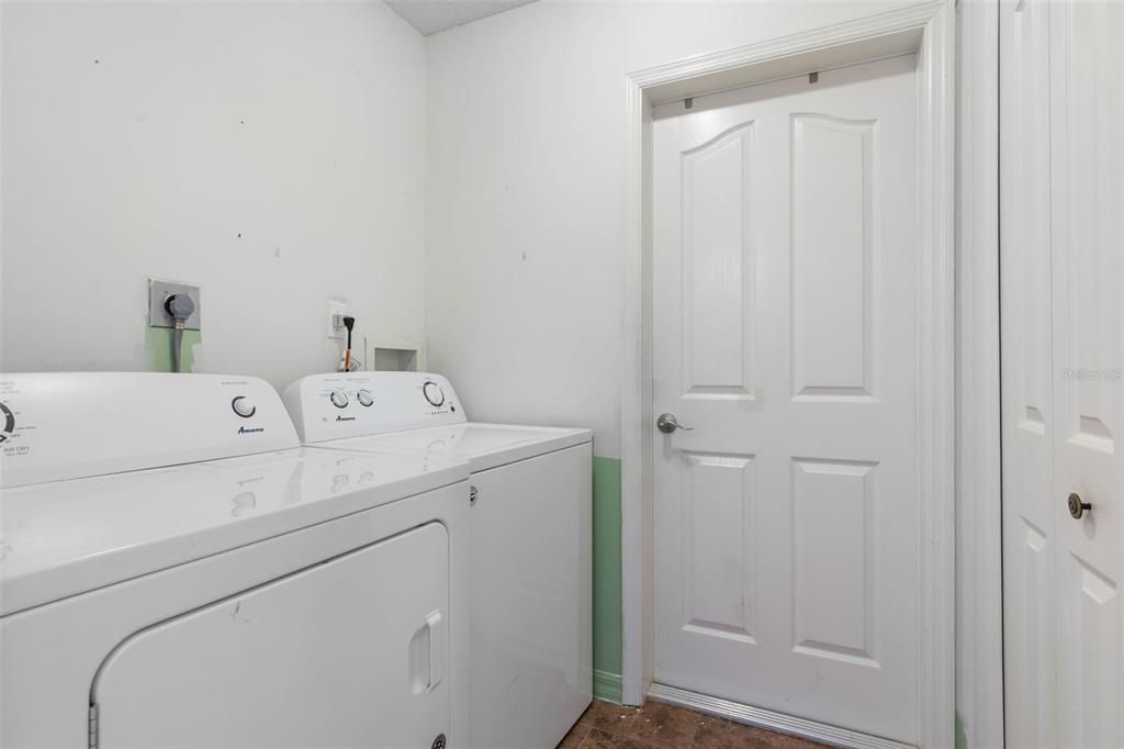 待售: $269,000 (3 贝兹, 2 浴室, 1569 平方英尺)