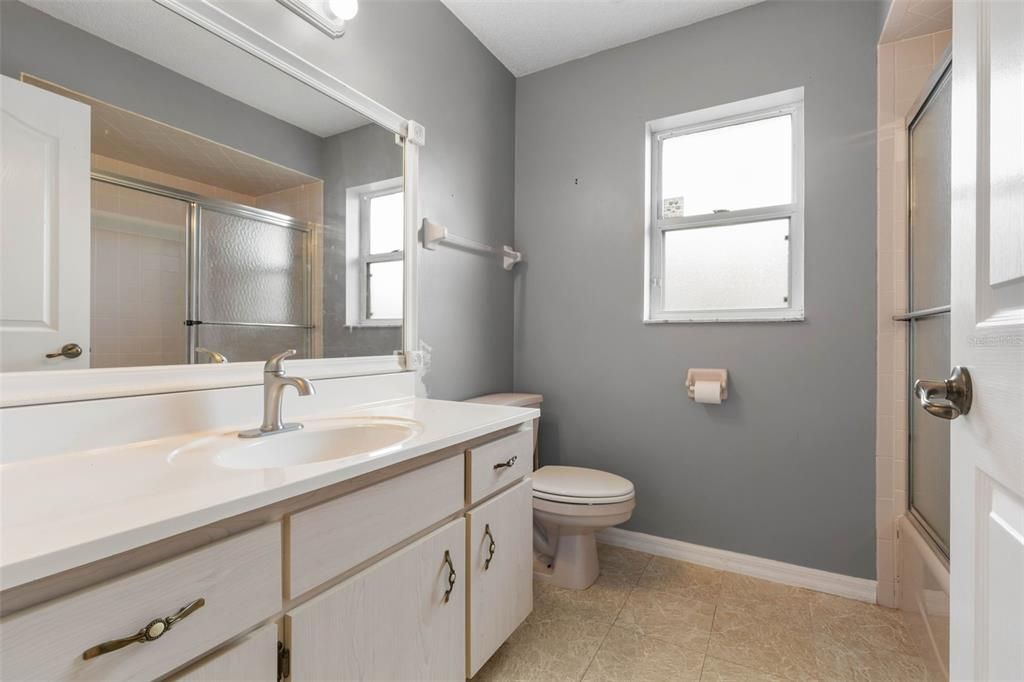 待售: $269,000 (3 贝兹, 2 浴室, 1569 平方英尺)