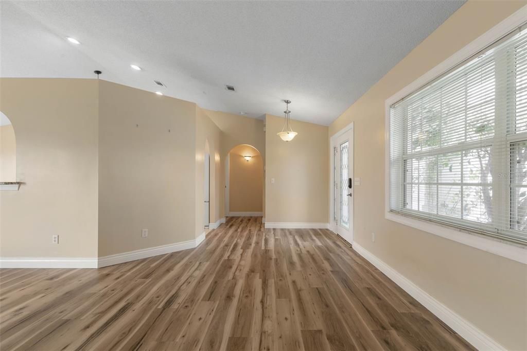 待售: $269,000 (3 贝兹, 2 浴室, 1569 平方英尺)