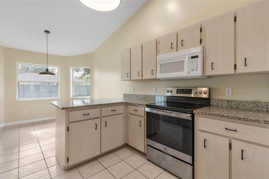 待售: $269,000 (3 贝兹, 2 浴室, 1569 平方英尺)