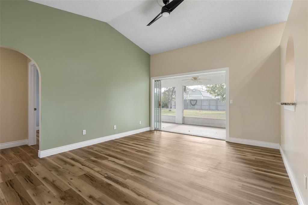 待售: $269,000 (3 贝兹, 2 浴室, 1569 平方英尺)