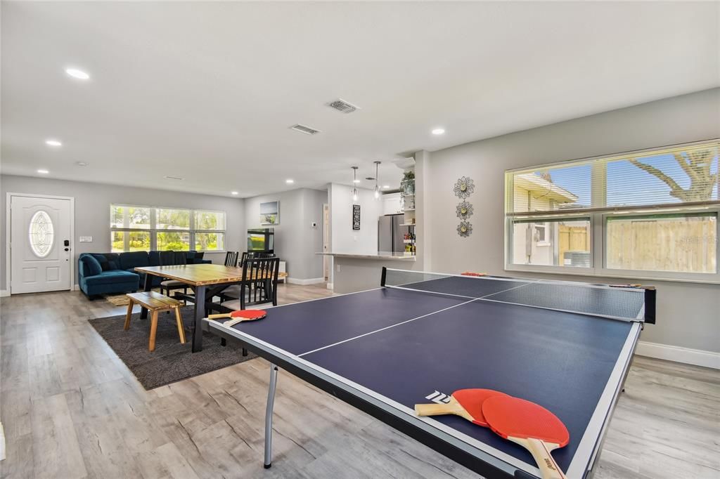 出租: $3,200 (3 贝兹, 2 浴室, 1692 平方英尺)