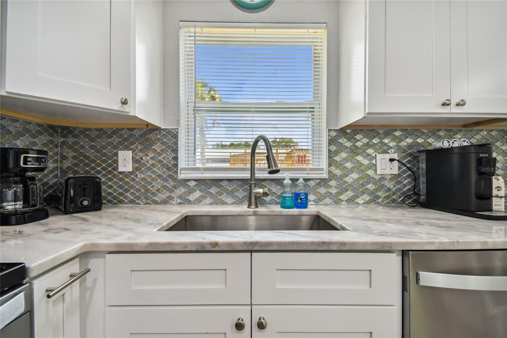 出租: $3,200 (3 贝兹, 2 浴室, 1692 平方英尺)