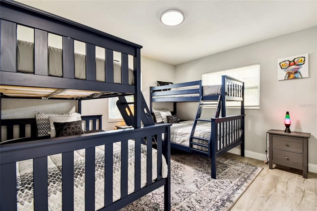 出租: $3,200 (3 贝兹, 2 浴室, 1692 平方英尺)