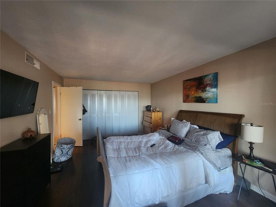 For Rent: $1,450 (1 beds, 1 baths, 775 Square Feet)