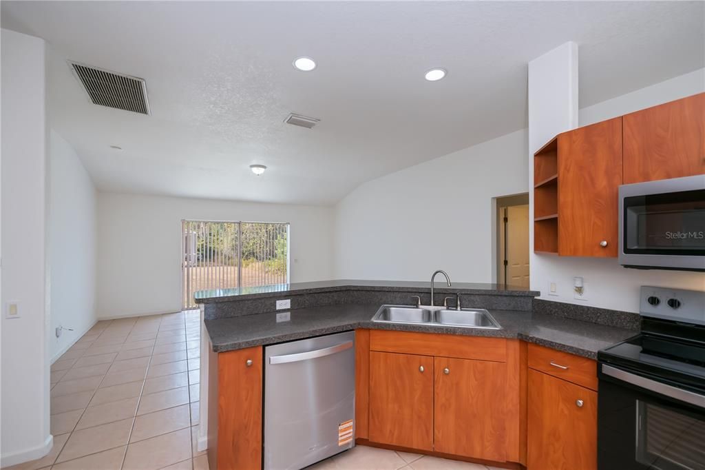 Active With Contract: $239,000 (3 beds, 2 baths, 1302 Square Feet)