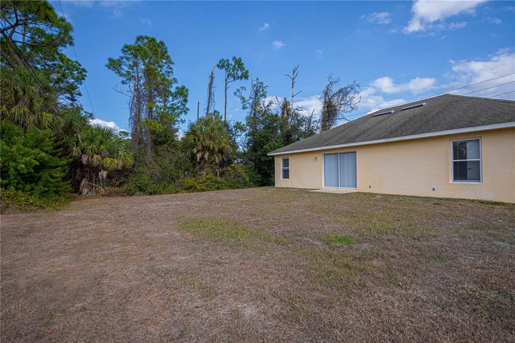 Active With Contract: $239,000 (3 beds, 2 baths, 1302 Square Feet)