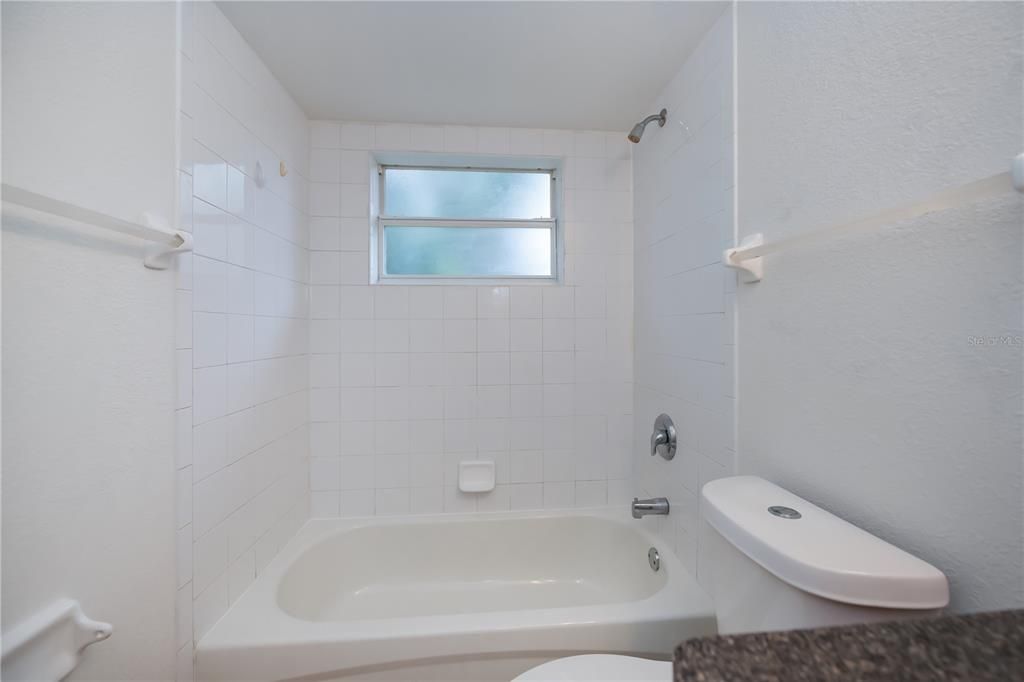 Active With Contract: $239,000 (3 beds, 2 baths, 1302 Square Feet)