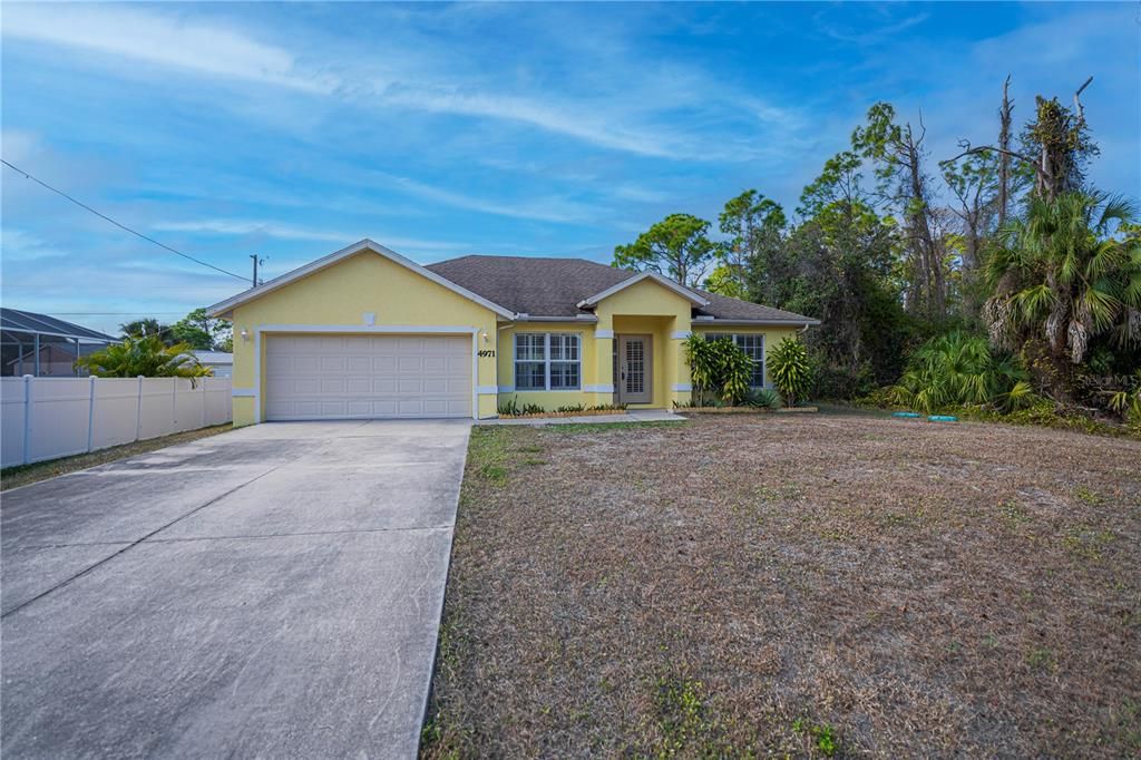 Active With Contract: $239,000 (3 beds, 2 baths, 1302 Square Feet)