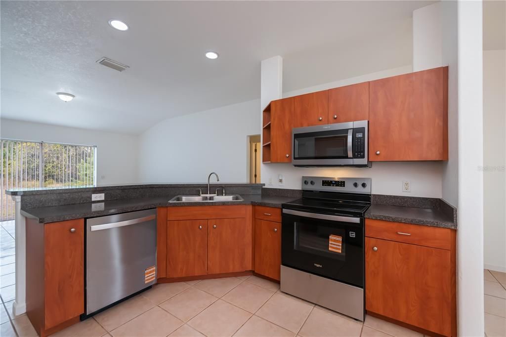 Active With Contract: $239,000 (3 beds, 2 baths, 1302 Square Feet)