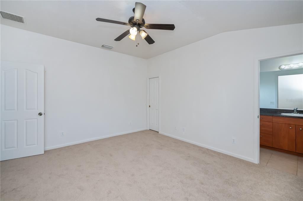 Active With Contract: $239,000 (3 beds, 2 baths, 1302 Square Feet)