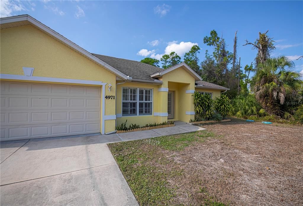 Active With Contract: $239,000 (3 beds, 2 baths, 1302 Square Feet)