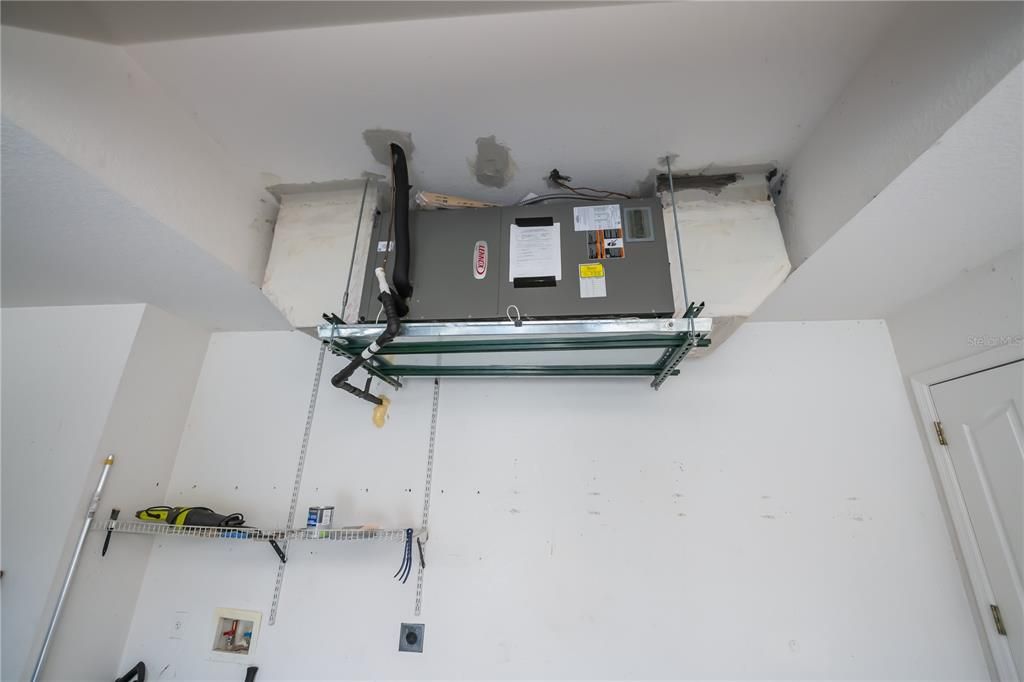 Active With Contract: $239,000 (3 beds, 2 baths, 1302 Square Feet)