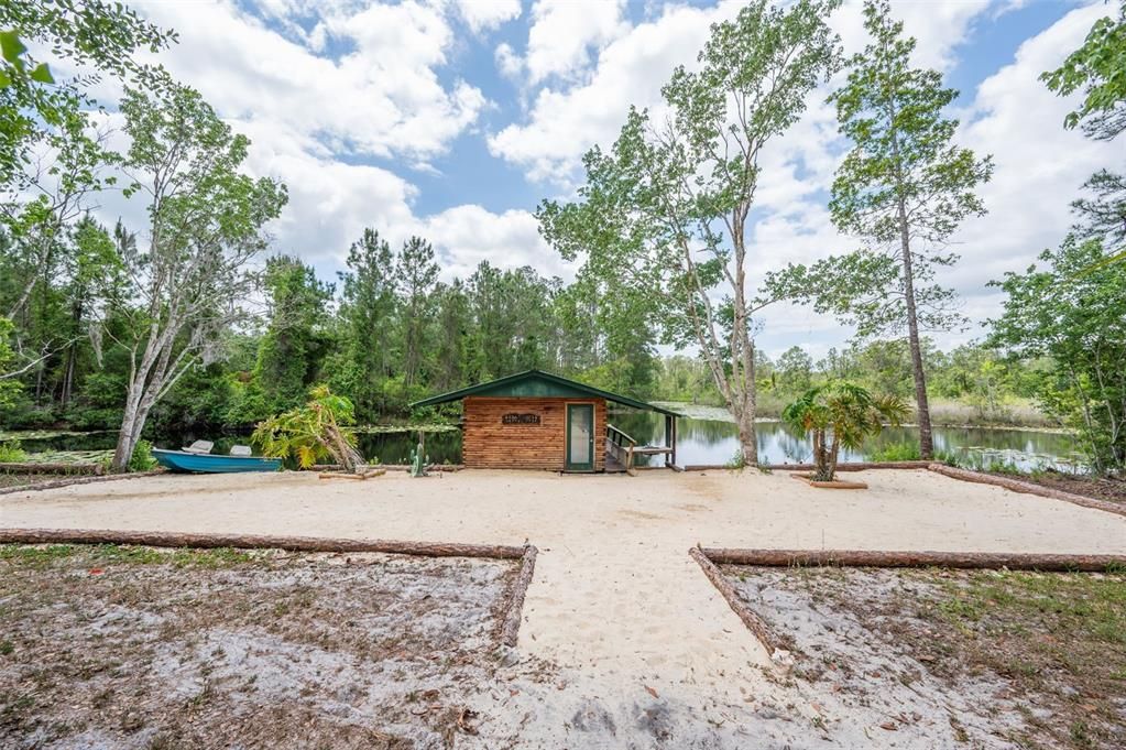 For Sale: $349,000 (2 beds, 1 baths, 1247 Square Feet)