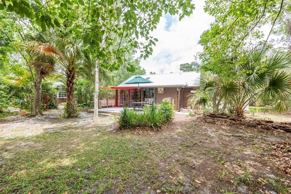 For Sale: $349,000 (2 beds, 1 baths, 1247 Square Feet)