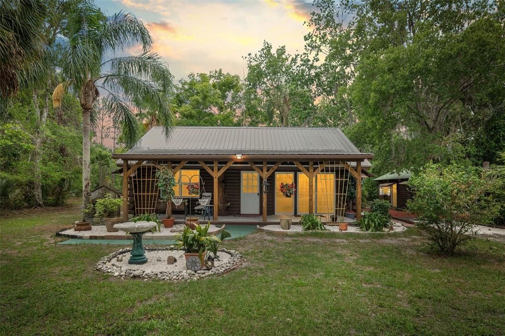 For Sale: $349,000 (2 beds, 1 baths, 1247 Square Feet)